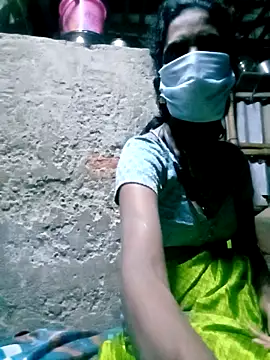 Snapshot of Tamilauntyhot chatting on 10-17-25, 01:57 Tamilauntyhot online show from 10-17-25, 01:57