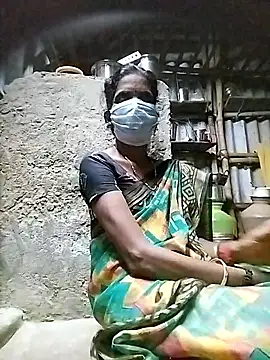 Snapshot of Tamilauntyhot chatting on 10-27-25, 01:45 Tamilauntyhot online show from 10-27-25, 01:45