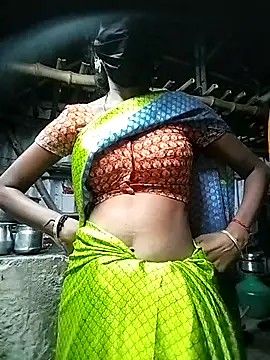 Snapshot of Tamilauntyhot chatting on 10-28-25, 01:43 Tamilauntyhot online show from 10-28-25, 01:43