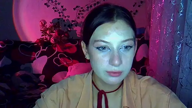 Lily Ember online show from 11-08-25, 04:43