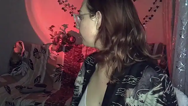 Lily Ember online show from 11-22-25, 06:07