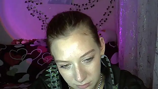 Lily Ember online show from 11-21-25, 06:18