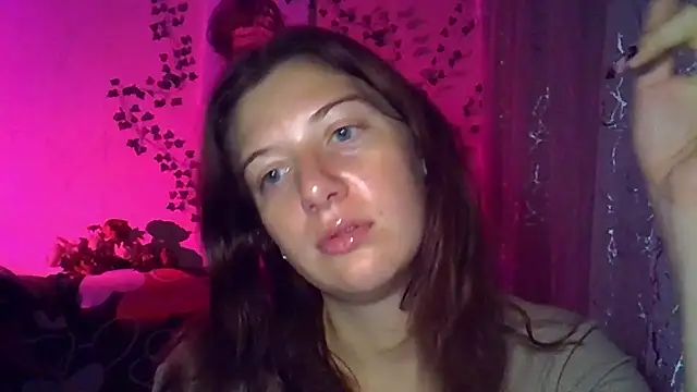 Lily Ember online show from 11-06-25, 06:12