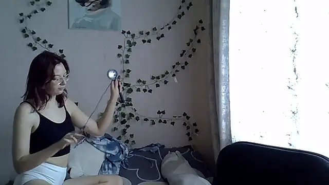 Lily Ember online show from 10-13-25, 10:06