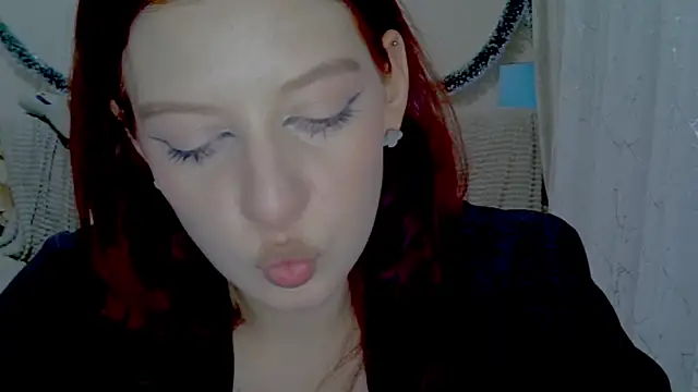 Lily Ember online show from 12-21-25, 06:09