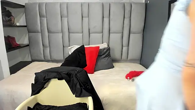 Charlot milf online show from 04-21-26, 11:50