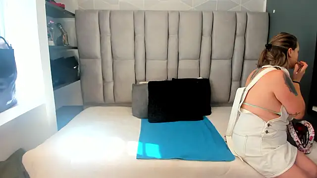 Charlot milf online show from 02-26-26, 02:39