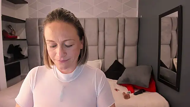 Charlot milf online show from 04-30-26, 05:42
