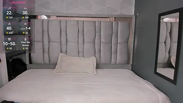 Charlot milf online show from 10-16-25, 12:02