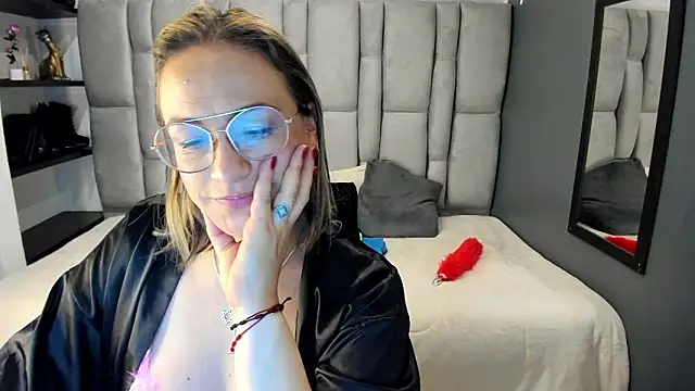 Charlot milf online show from 02-20-26, 06:26