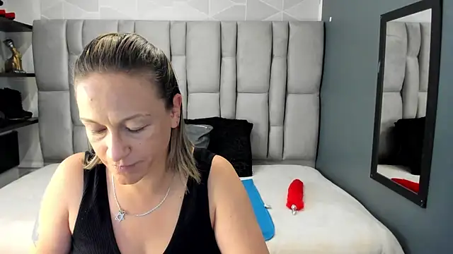 Charlot milf online show from 02-28-26, 12:05