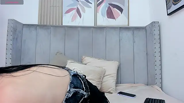 Anya Belth online show from 09-28-25, 04:03