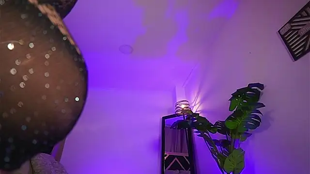 laauuraa1 online show from 07-10-26, 11:27