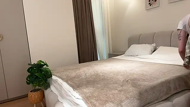 Kelly Berry   online show from 10-07-25, 07:20