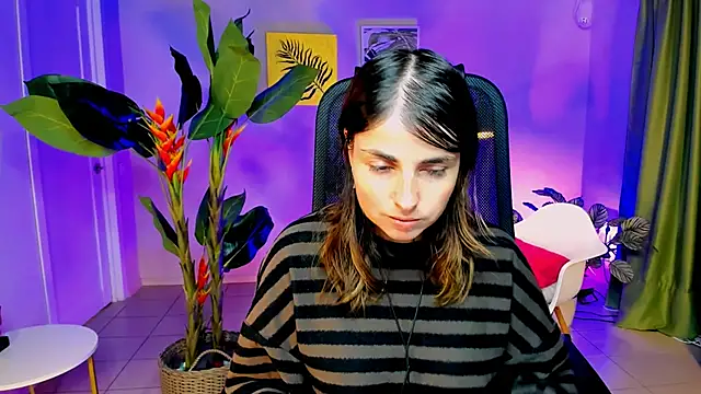 MartaEdams online show from 11-18-25, 06:17