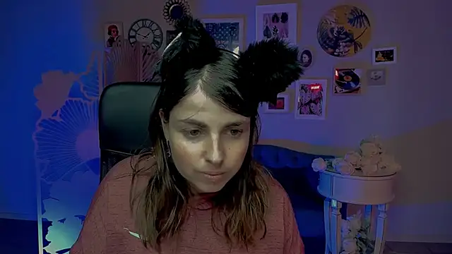 MartaEdams online show from 11-17-25, 06:06