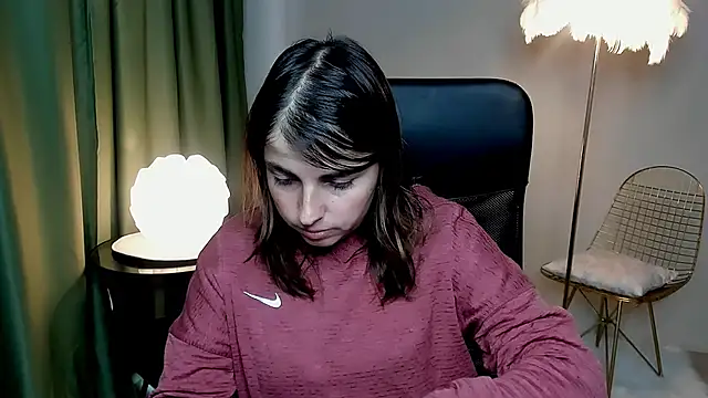 Snapshot of MartaEdams chatting on 10-13-25, 06:26 MartaEdams online show from 10-13-25, 06:26