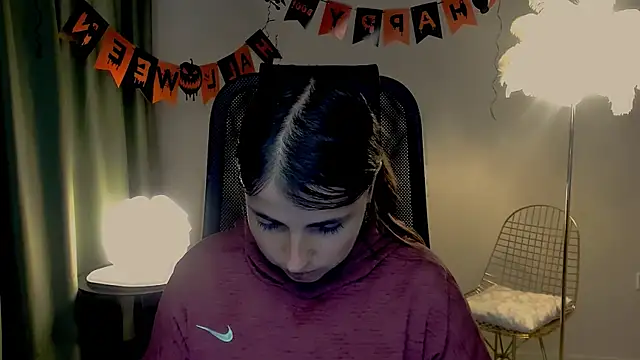 MartaEdams online show from 10-29-25, 06:12