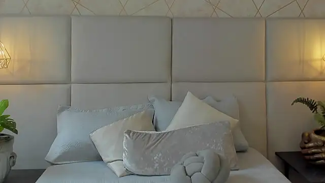 Snapshot of SamayRyann chatting on 06-20-26, 02:11 SamayRyann online show from 06-20-26, 02:11