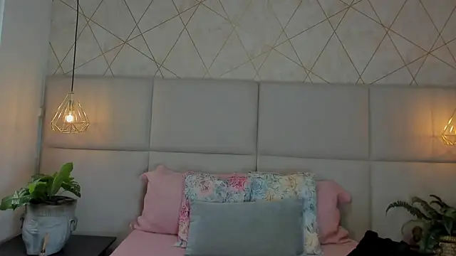 Snapshot of SamayRyann chatting on 04-23-26, 01:57 SamayRyann online show from 04-23-26, 01:57