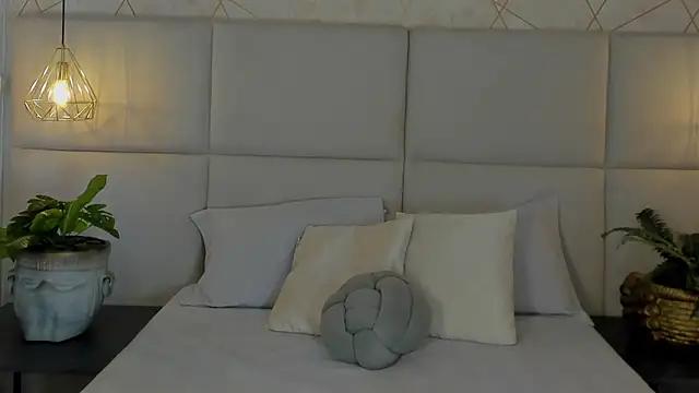 Snapshot of SamayRyann chatting on 05-30-26, 01:39 SamayRyann online show from 05-30-26, 01:39
