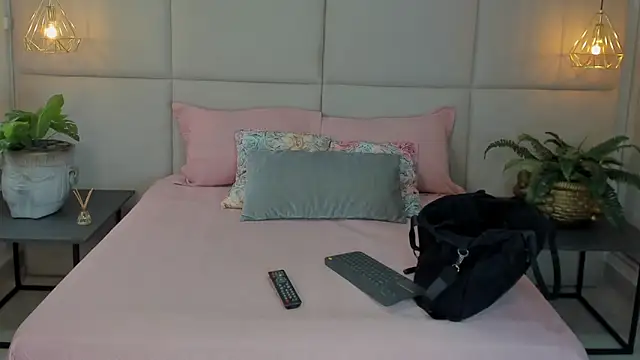 Snapshot of SamayRyann chatting on 04-18-26, 01:46 SamayRyann online show from 04-18-26, 01:46
