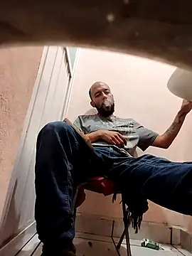 Snapshot of wolfsexmxn chatting on 09-21-25, 07:46 wolfsexmxn online show from 09-21-25, 07:46