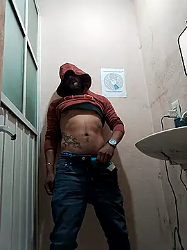 Snapshot of wolfsexmxn chatting on 02-25-26, 05:40 wolfsexmxn online show from 02-25-26, 05:40