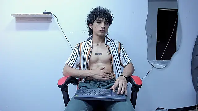 Snapshot of JackesTaylor chatting on 09-19-25, 05:00 JackesTaylor online show from 09-19-25, 05:00