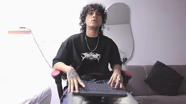 Snapshot of JackesTaylor chatting on 01-10-26, 06:42 JackesTaylor online show from 01-10-26, 06:42