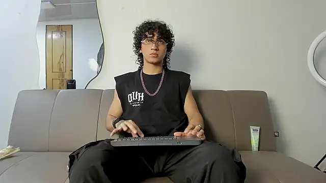 Snapshot of JackesTaylor chatting on 11-27-25, 04:57 JackesTaylor online show from 11-27-25, 04:57