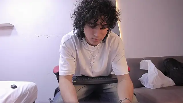 Snapshot of JackesTaylor chatting on 02-06-26, 06:31 JackesTaylor online show from 02-06-26, 06:31