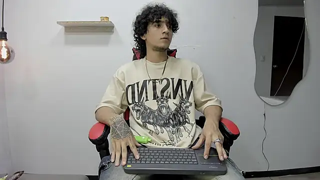 Snapshot of JackesTaylor chatting on 11-08-25, 04:38 JackesTaylor online show from 11-08-25, 04:38