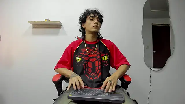 Snapshot of JackesTaylor chatting on 10-10-25, 04:35 JackesTaylor online show from 10-10-25, 04:35