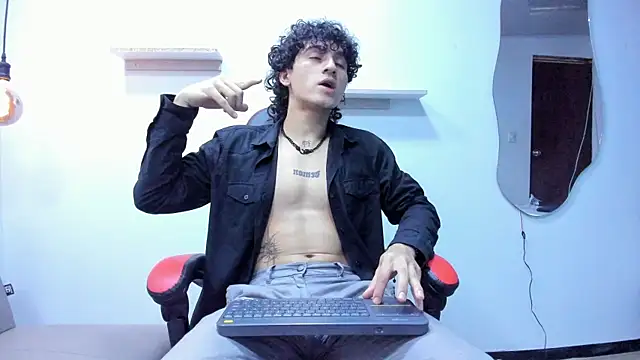 Snapshot of JackesTaylor chatting on 09-13-25, 04:45 JackesTaylor online show from 09-13-25, 04:45