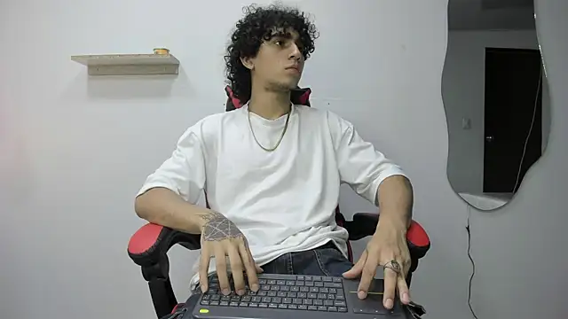 Snapshot of JackesTaylor chatting on 11-04-25, 04:16 JackesTaylor online show from 11-04-25, 04:16