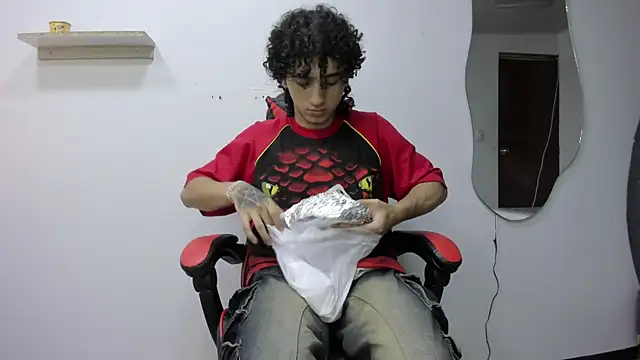 Snapshot of JackesTaylor chatting on 10-26-25, 05:08 JackesTaylor online show from 10-26-25, 05:08