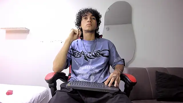 Snapshot of JackesTaylor chatting on 01-12-26, 07:04 JackesTaylor online show from 01-12-26, 07:04