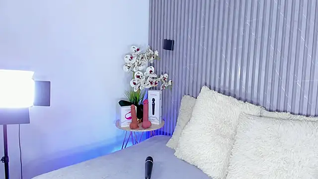 Snapshot of DAFNECOX chatting on 10-14-25, 03:07 DAFNECOX online show from 10-14-25, 03:07