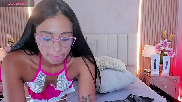 ZOEBARLOWE online show from 10-30-25, 07:11