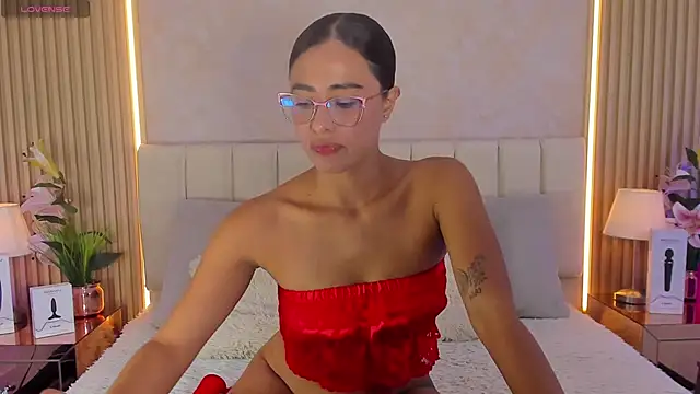 ZOEBARLOWE online show from 11-10-25, 07:08