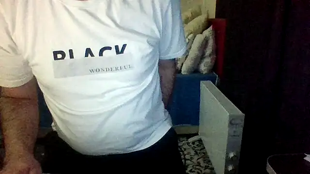 Snapshot of st206boy chatting on 02-21-26, 11:51 st206boy online show from 02-21-26, 11:51