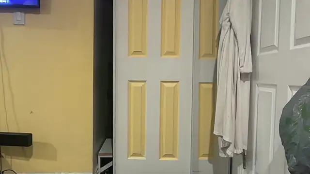 kSwisssxxx online show from 11-27-25, 08:15