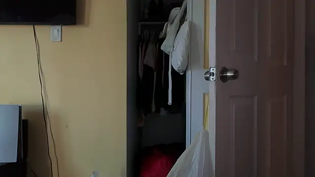 kSwisssxxx online show from 10-29-25, 09:36