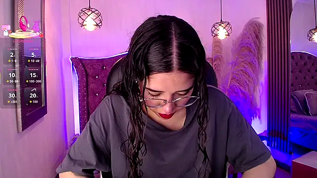 Amara Davis online show from 12-01-25, 03:40