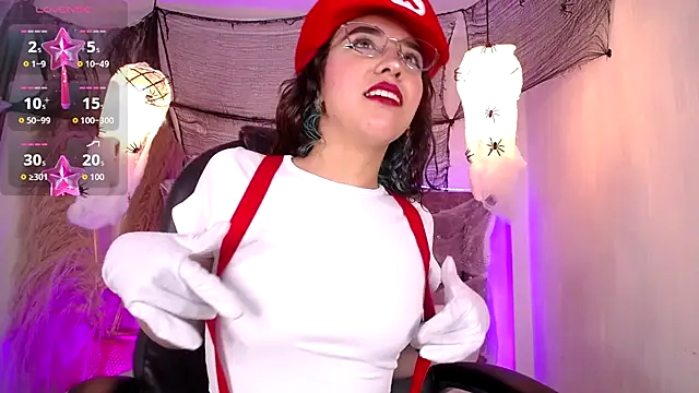 Amara Davis online show from 10-21-25, 04:34