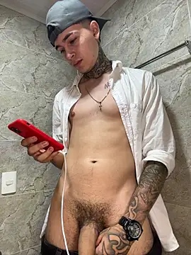 samm4044 online show from 10-27-25, 03:07