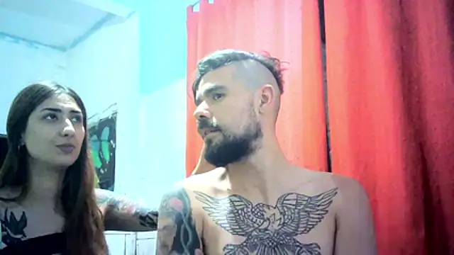 Snapshot of parejajuguetona420 chatting on 12-20-25, 12:02 parejajuguetona420 online show from 12-20-25, 12:02