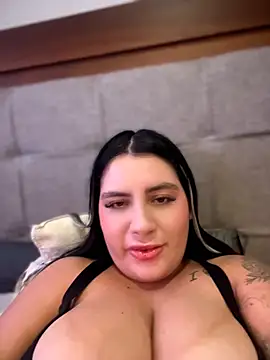 Snapshot of victoria_amatista_ chatting on 06-18-26, 06:45 victoria amatista online show from 06-18-26, 06:45