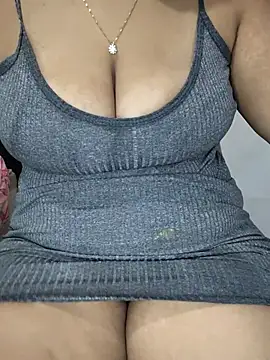 jadeamourim   online show from 05-27-26, 01:37